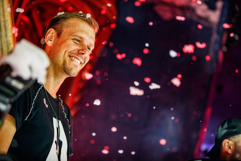 Armin van Buuren happy LIVE SET
