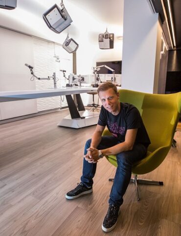 Armin van Buuren STUDIO