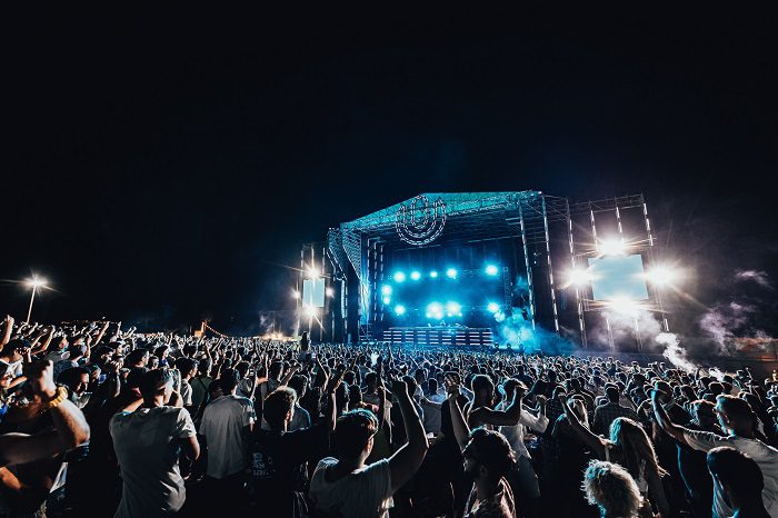ULTRA BEACH