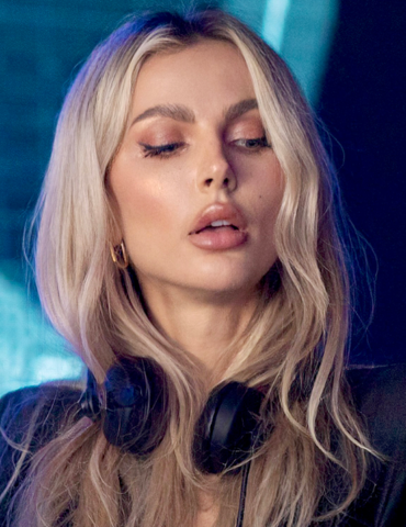 KASIA: Rising Techno Star Bringing Eclectic Energy to UNTOLD Festival