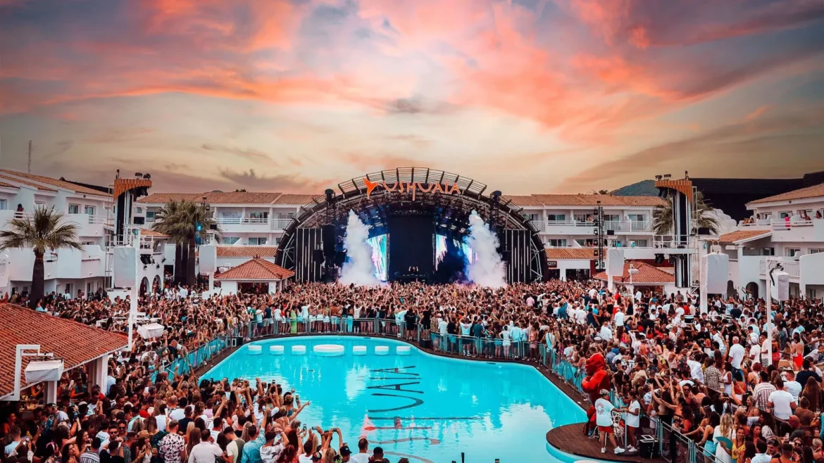 Ushuaïa Ibiza 2025 beach club and stage experience