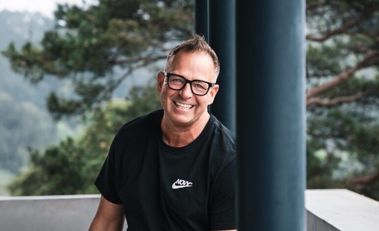 Tom Novy House Works album cover – House Music celebration